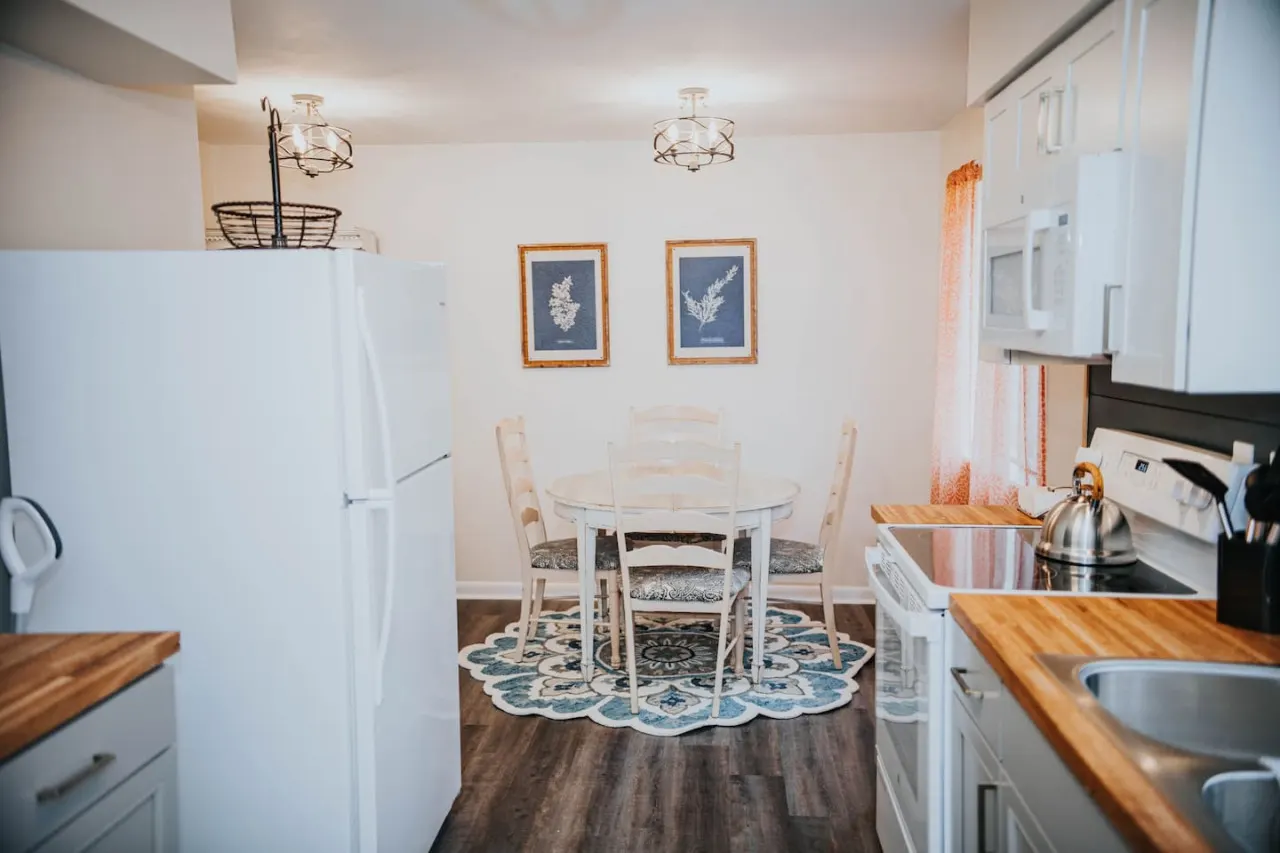 Central LYH Getaway- Ask for Winter Rates! 13