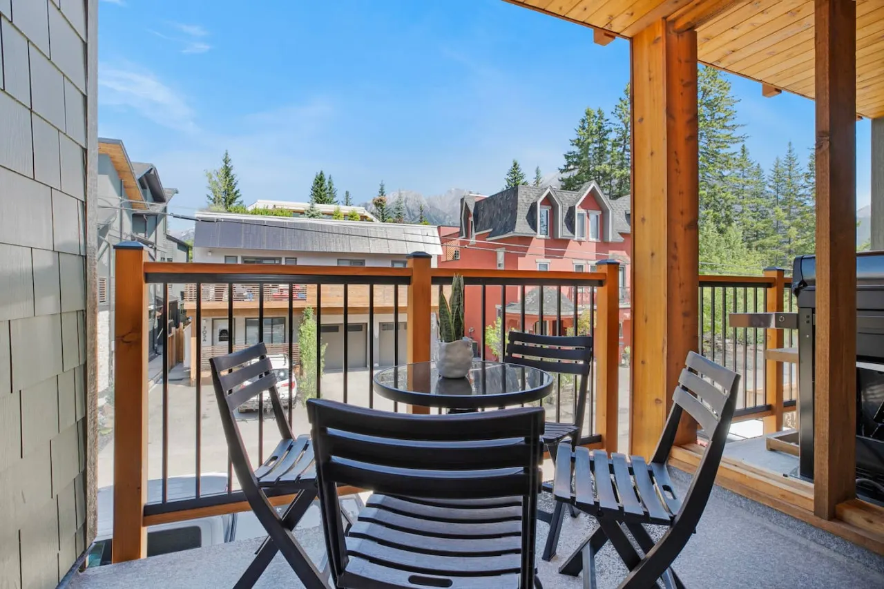 *BRAND NEW! Downtown 1 Block from Main Street!* 2