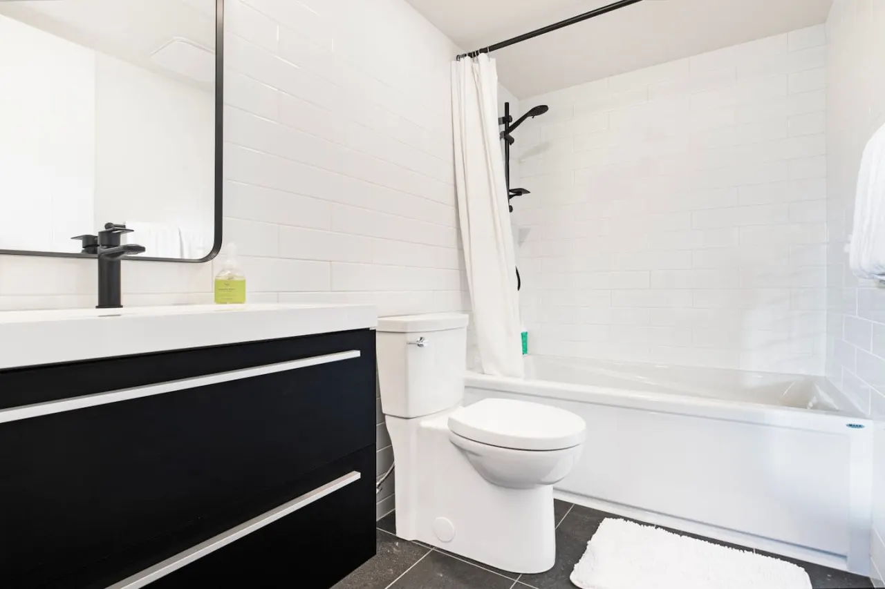 *BRAND NEW! Downtown 1 Block from Main Street!* 17