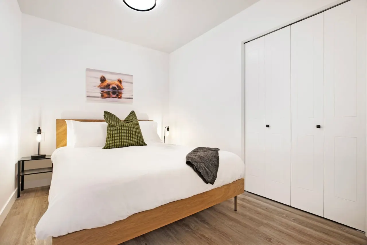 *BRAND NEW! Downtown 1 Block from Main Street!* 18