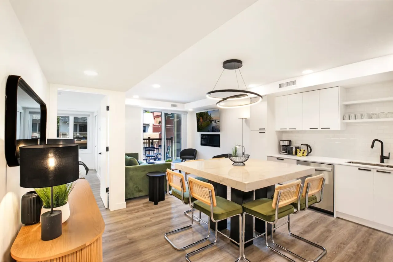 *BRAND NEW! Downtown 1 Block from Main Street!* 5