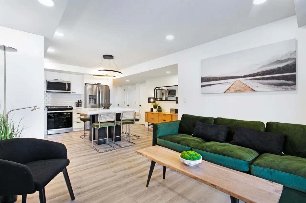 *BRAND NEW! Downtown 1 Block from Main Street!* 6