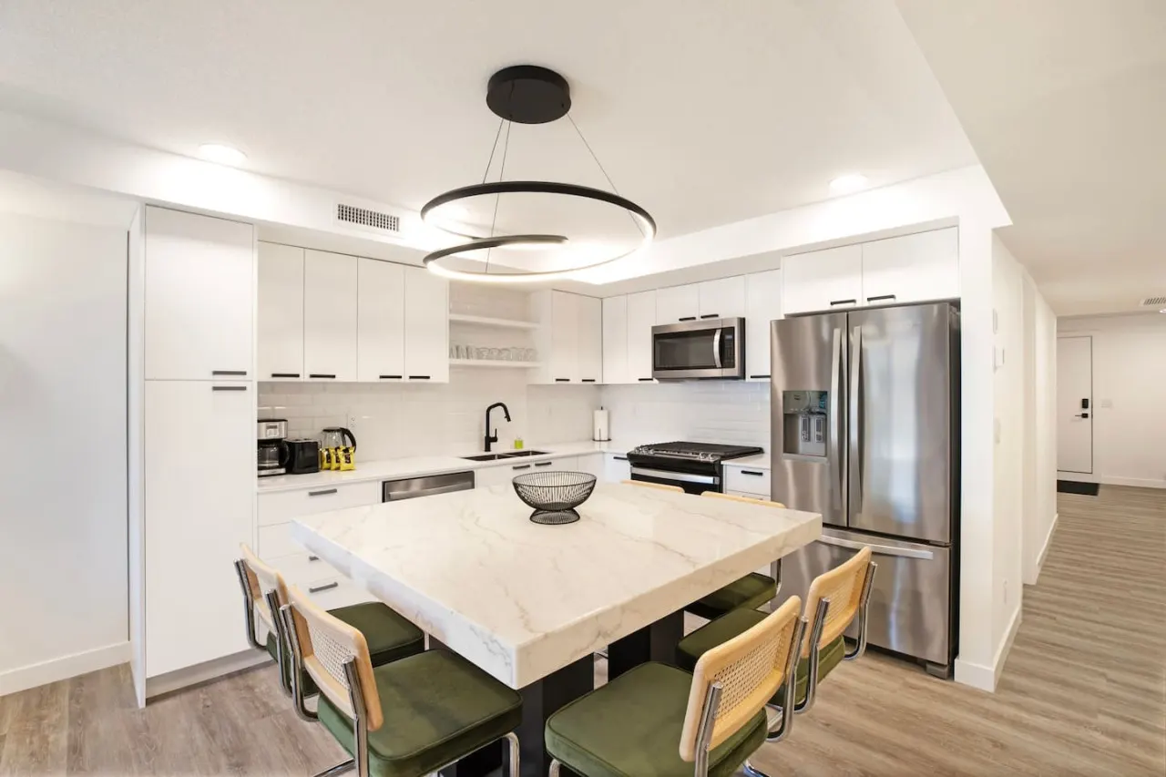 *BRAND NEW! Downtown 1 Block from Main Street!* 7