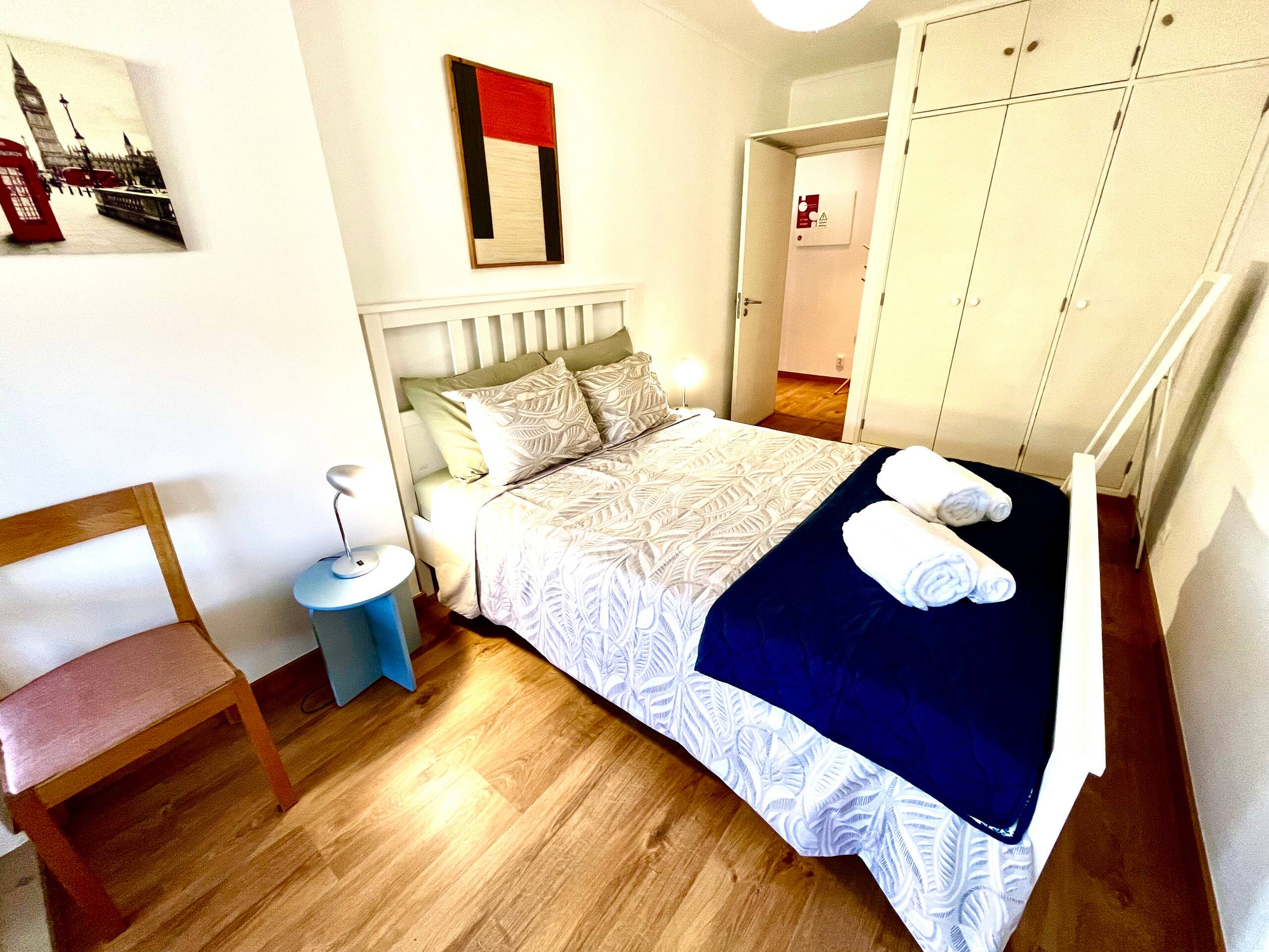 New! Poets' Retreat, cozy and spacious 13