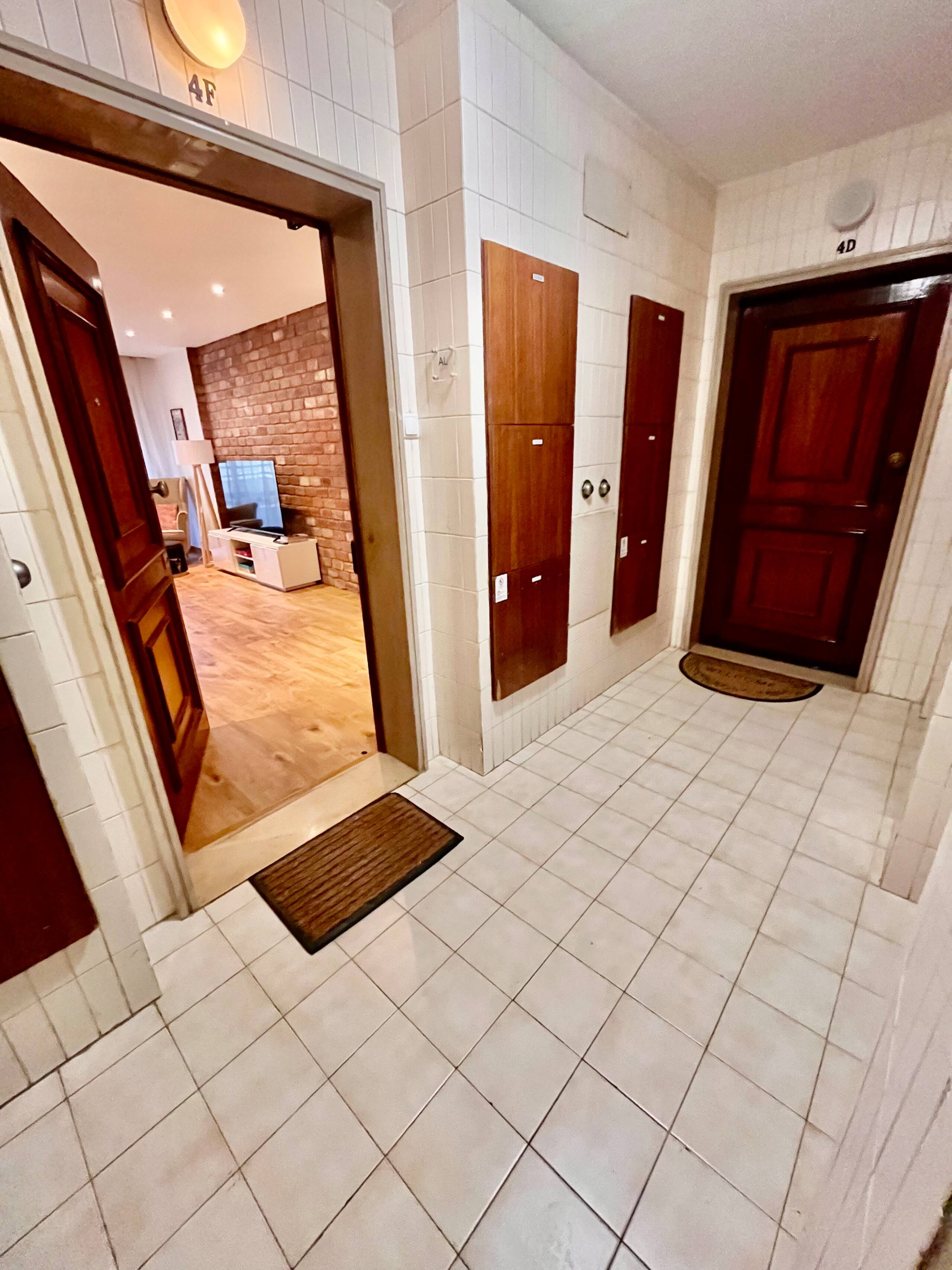 New! Poets' Retreat, cozy and spacious 29