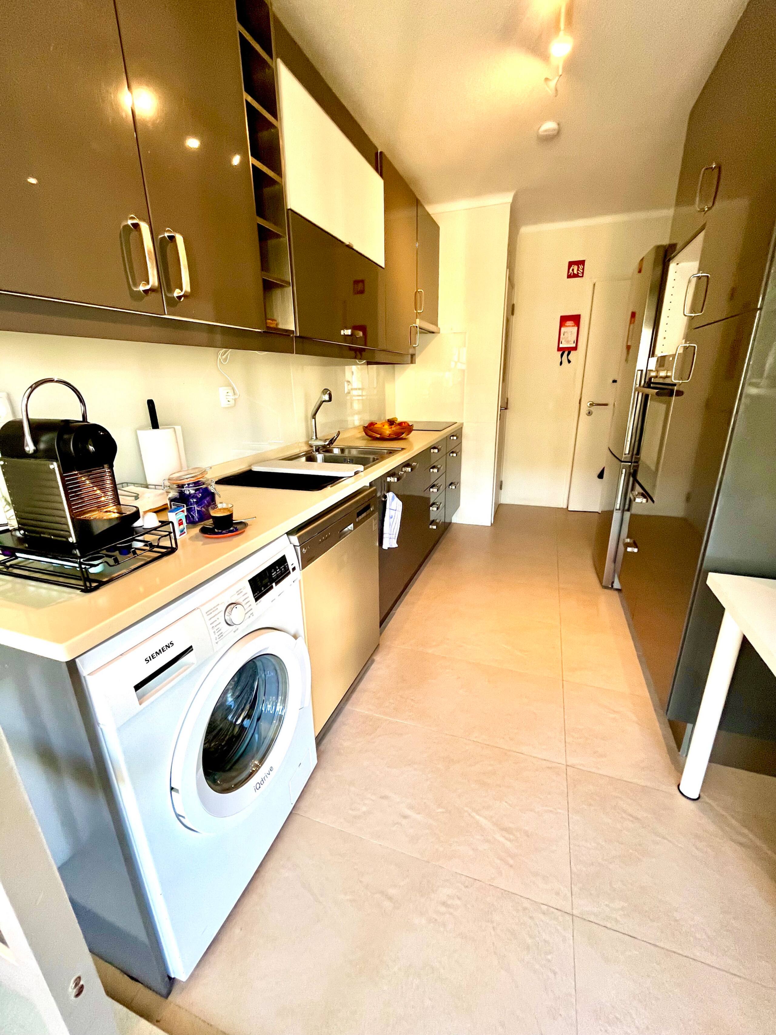 New! Poets' Retreat, cozy and spacious 12