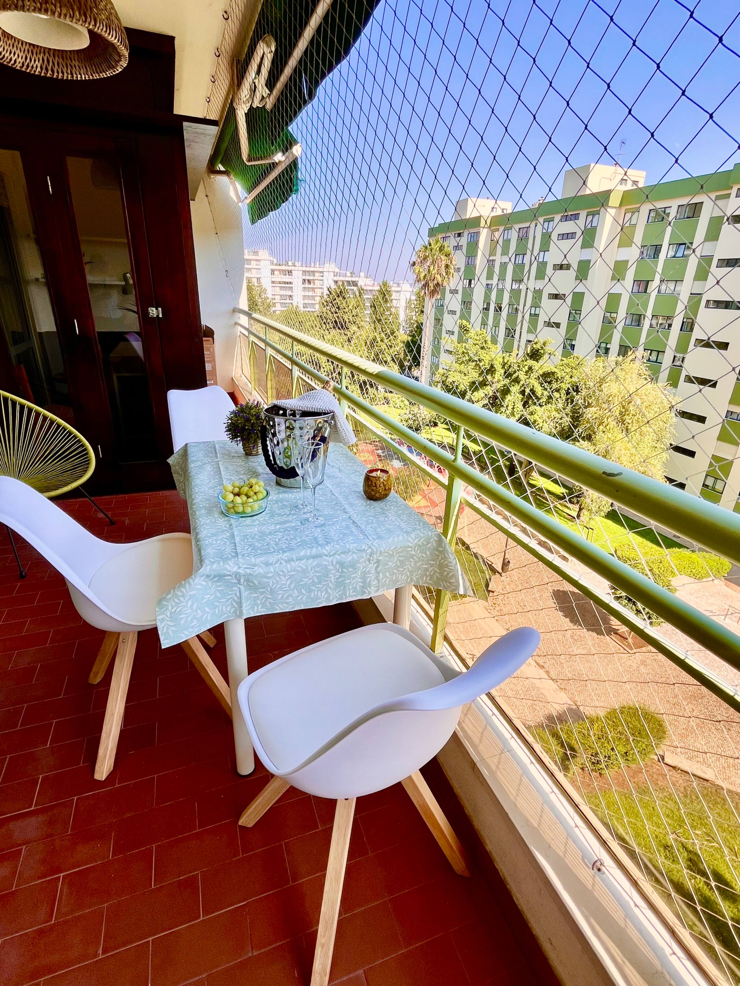 New! Poets' Retreat, cozy and spacious 2