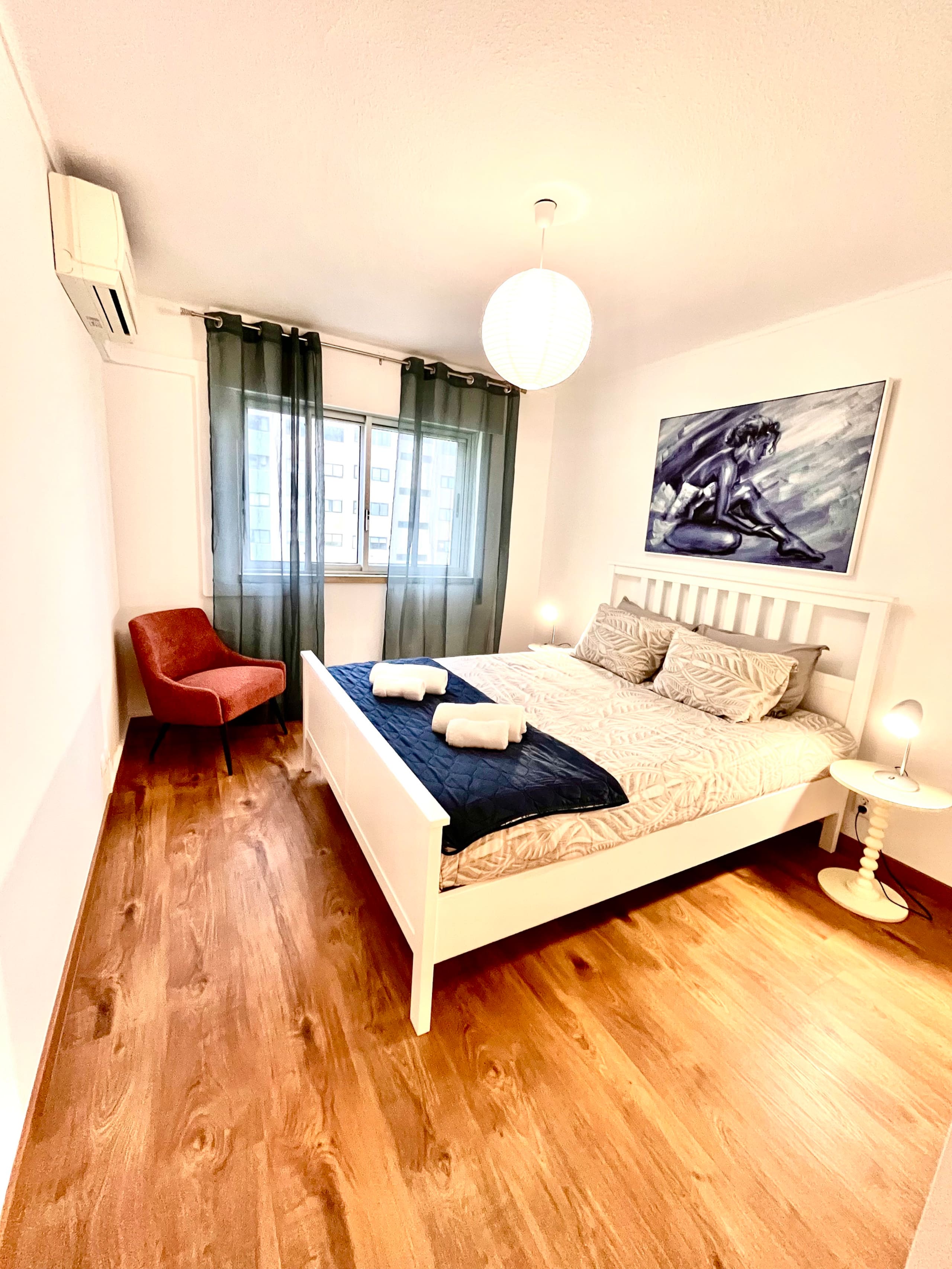 New! Poets' Retreat, cozy and spacious 16