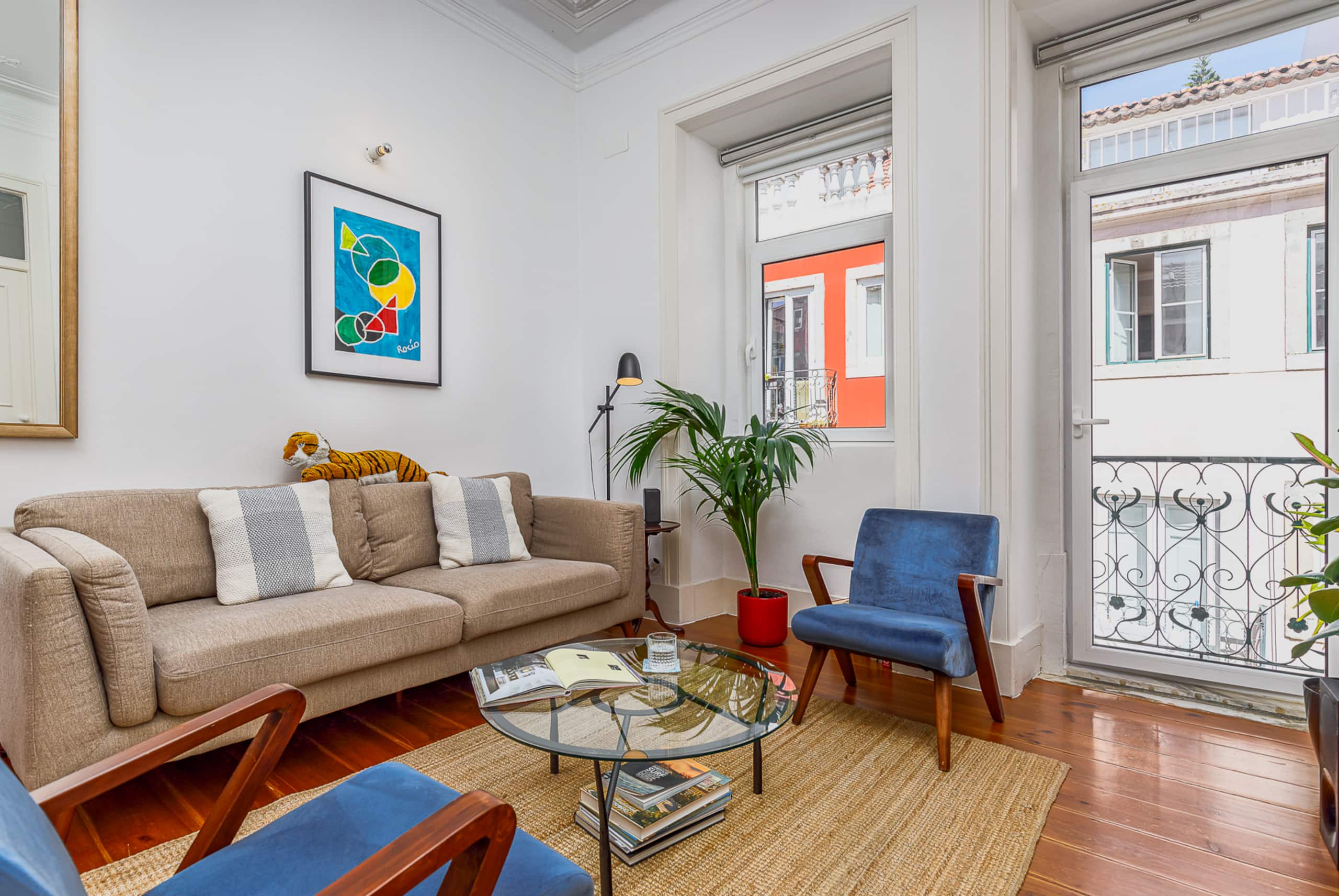 Arty & cozy penthouse in Lisbon, river side 6