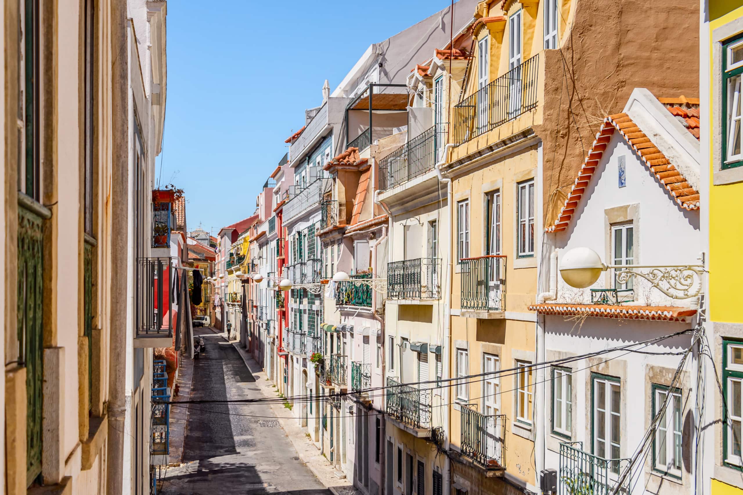 Arty & cozy penthouse in Lisbon, river side 34