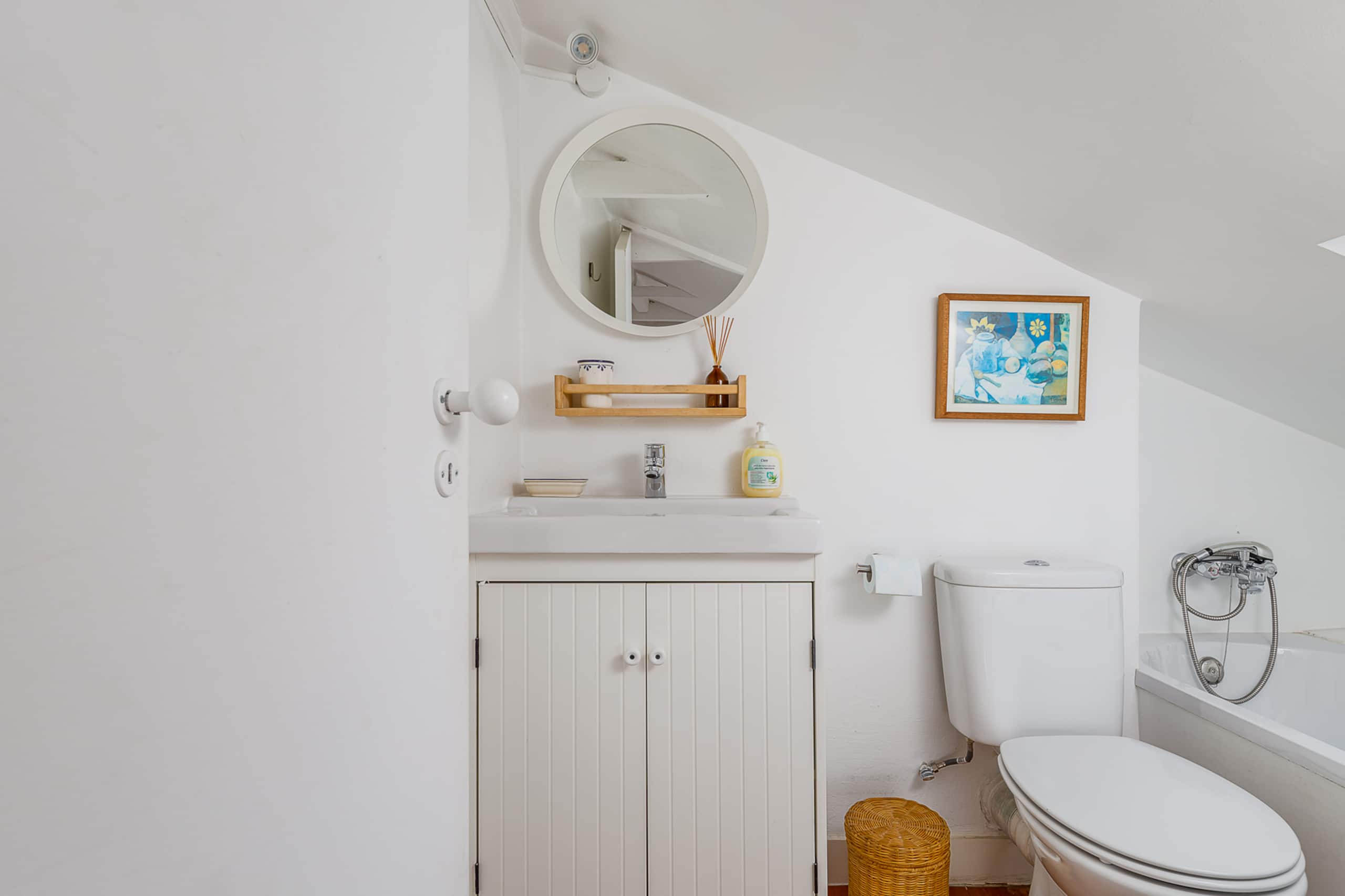 Arty & cozy penthouse in Lisbon, river side 32