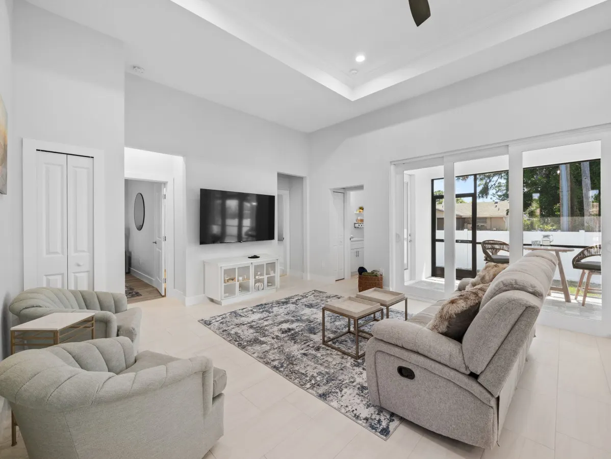 Sunset Estate 10