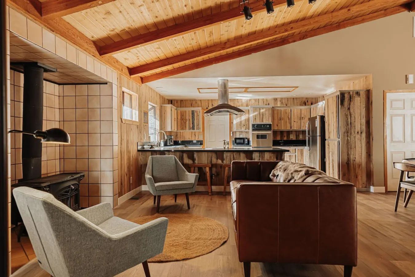 Wildwood Chalet, 5 Mins to Ski Resorts w/Game Room 10