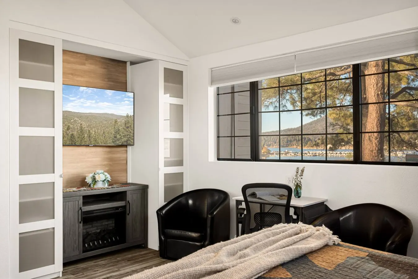 Cozy Lakefront Retreat w Views & Fireplace 18