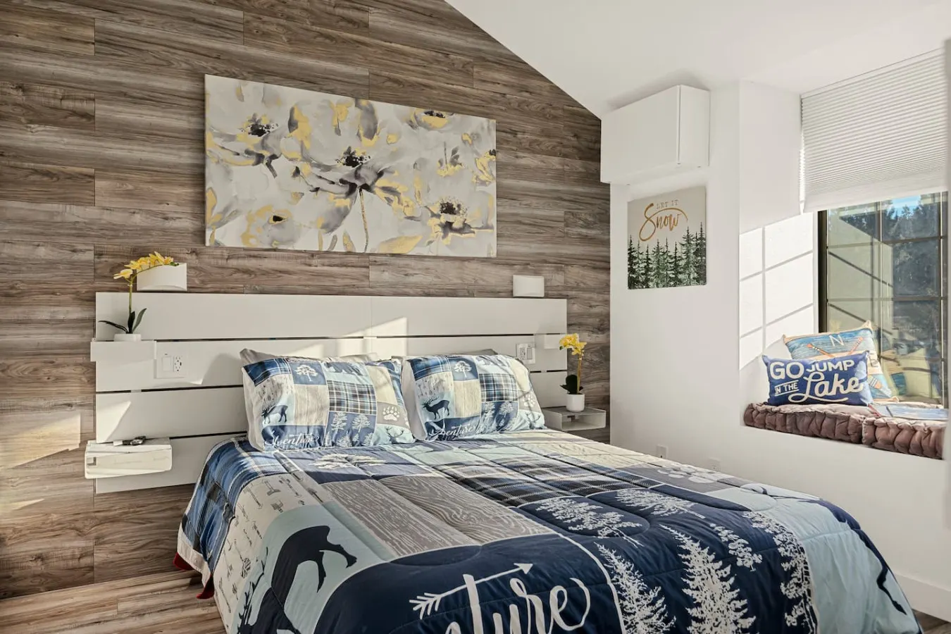 Cozy Lakefront Retreat w Views & Fireplace 19