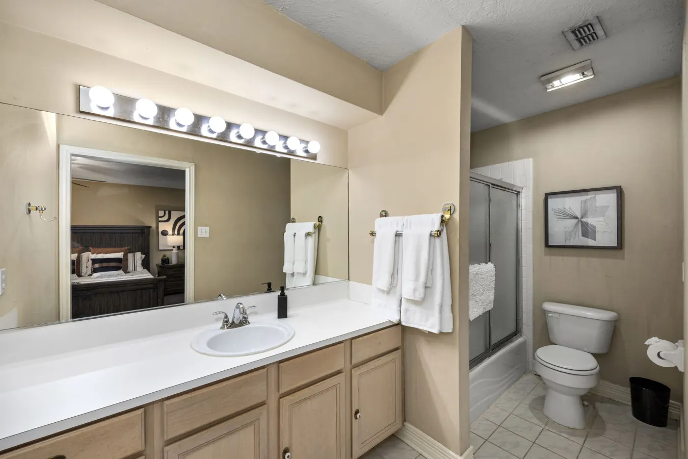 Montrose 2BR Townhome, Gated Parking, Walk to Dining - Houston — foto 4