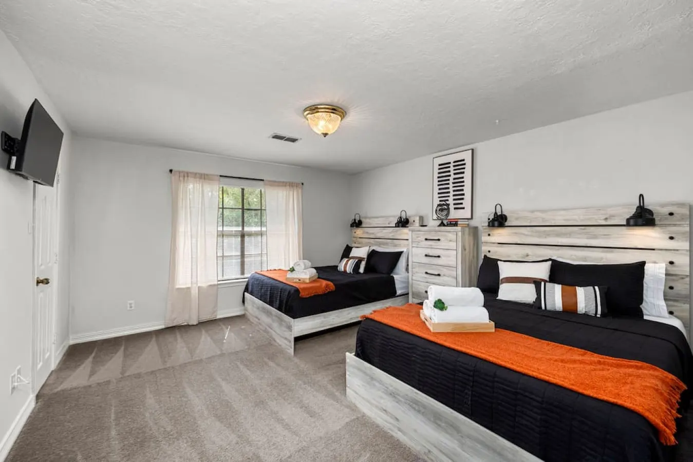 Montrose 2BR Townhome, Gated Parking, Walk to Dining - Houston — foto 5