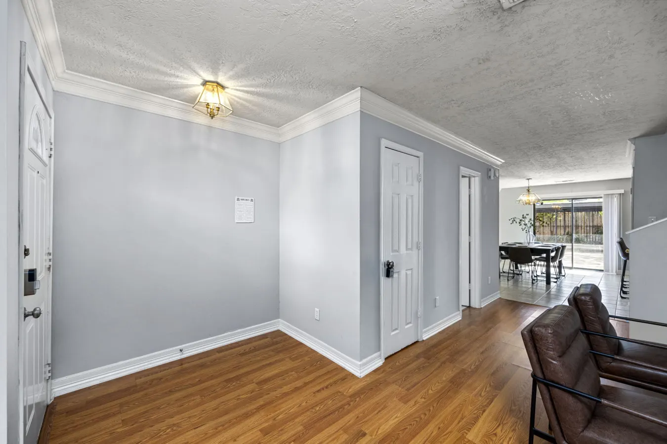 Montrose 2BR Townhome, Gated Parking, Walk to Dining - Houston 7