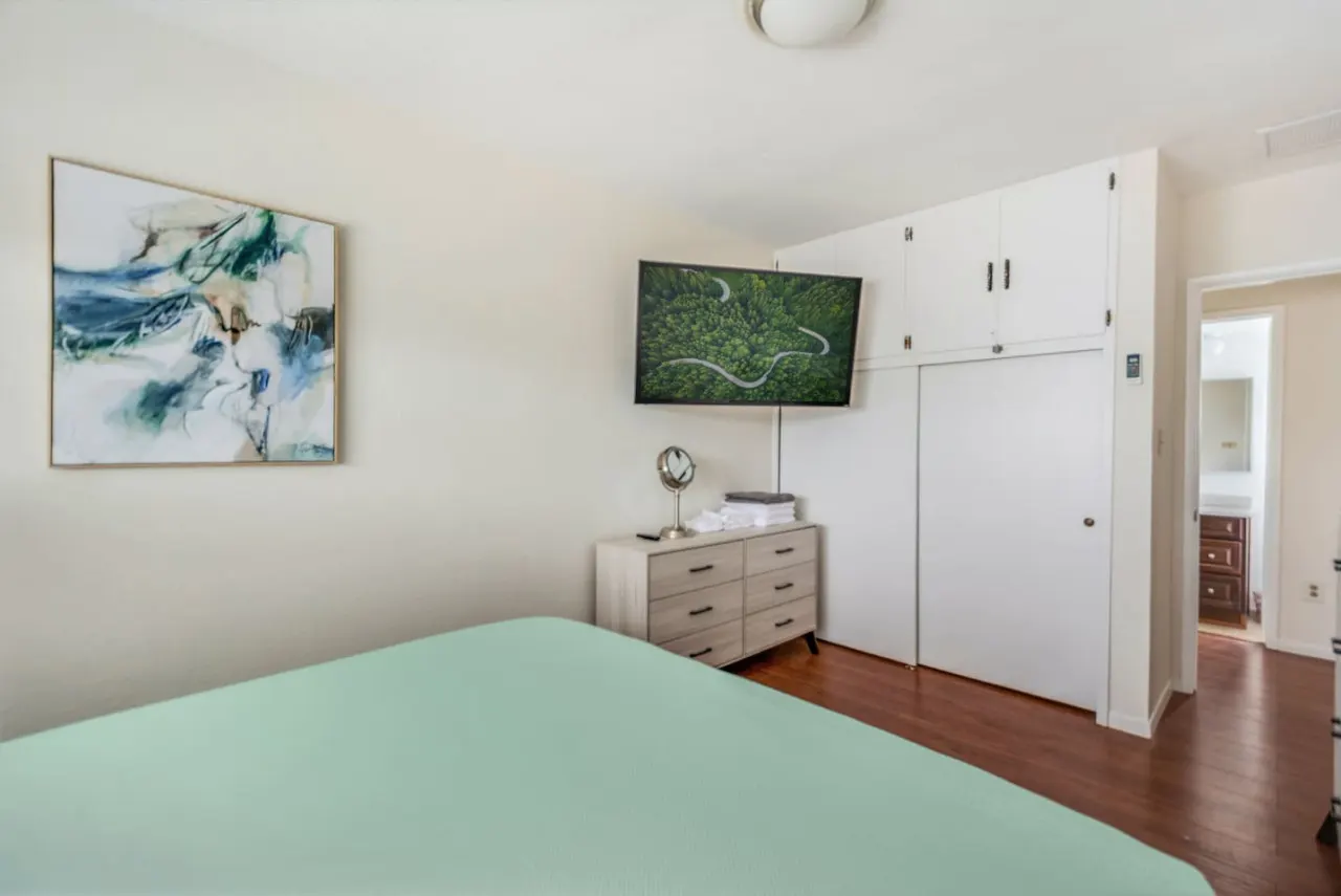 San Bernardino Home - Spacious, Close 2 Hospital 14