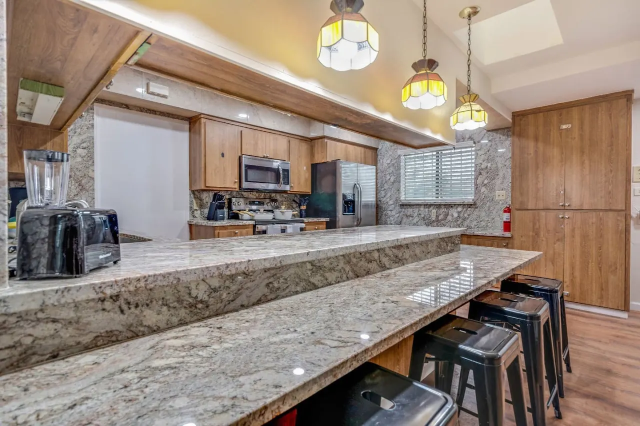 San Bernardino Home - Spacious, Close 2 Hospital — photo 4