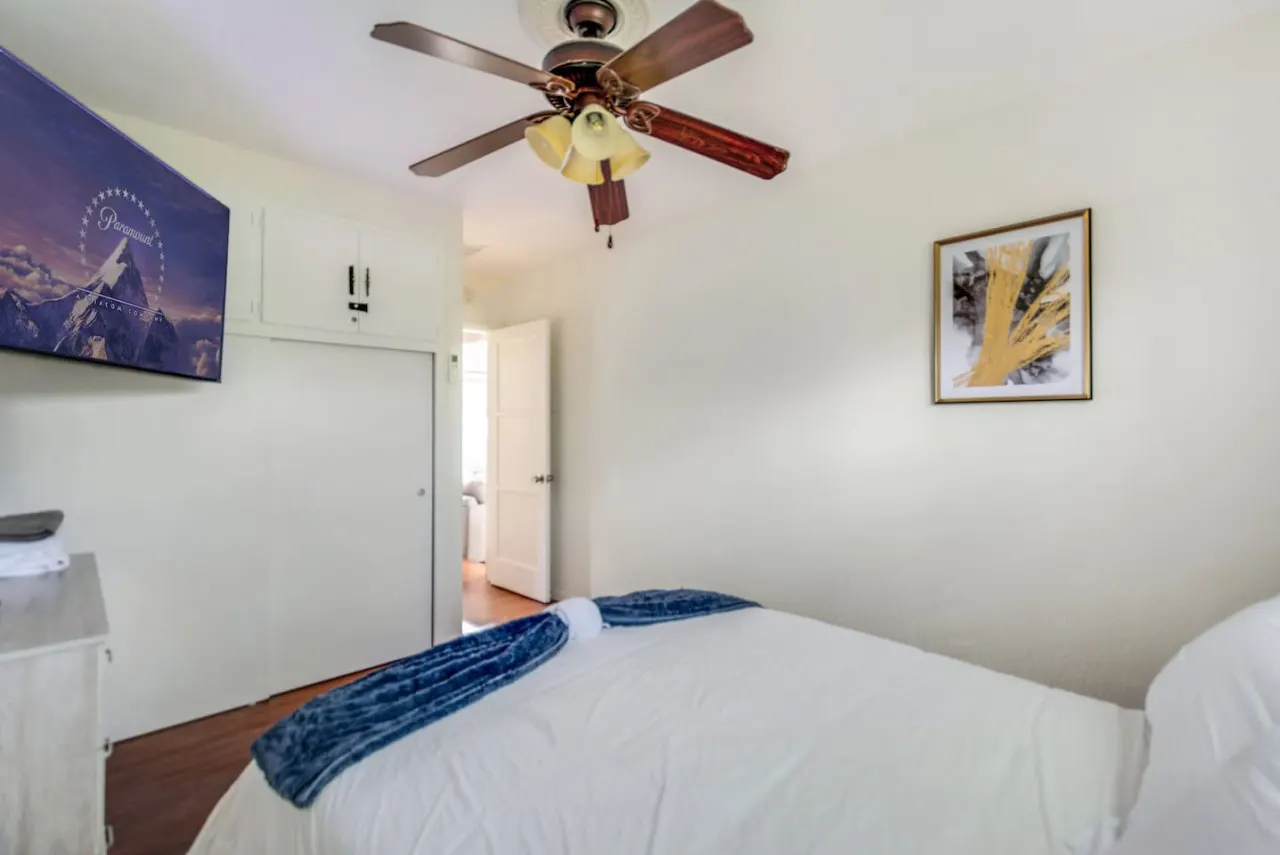 San Bernardino Home - Spacious, Close 2 Hospital 6