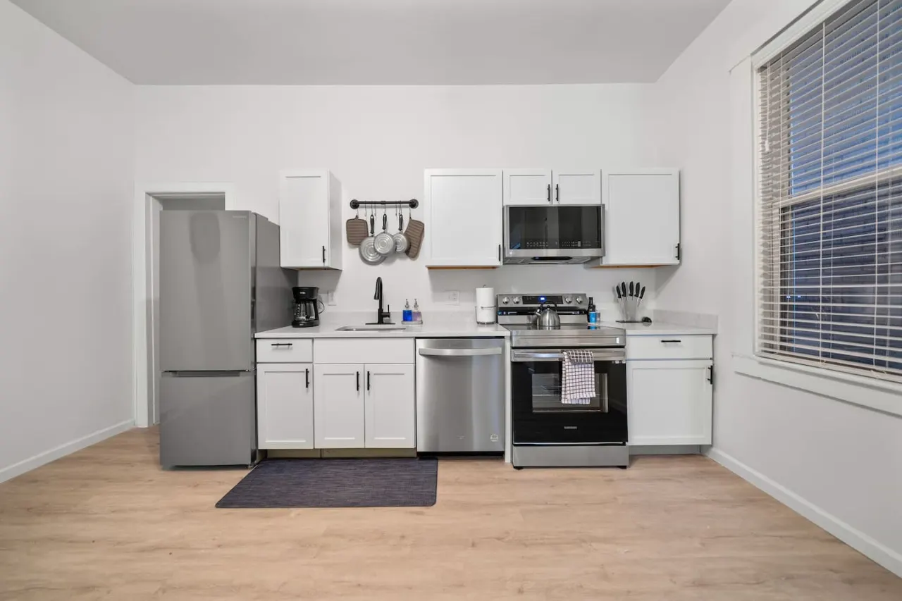 Stay in Style Charming Mt. Adams 1BR 13