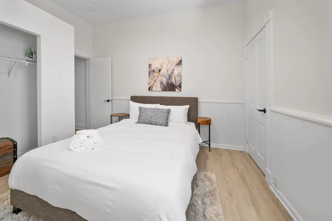 Stay in Style Charming Mt. Adams 1BR 16