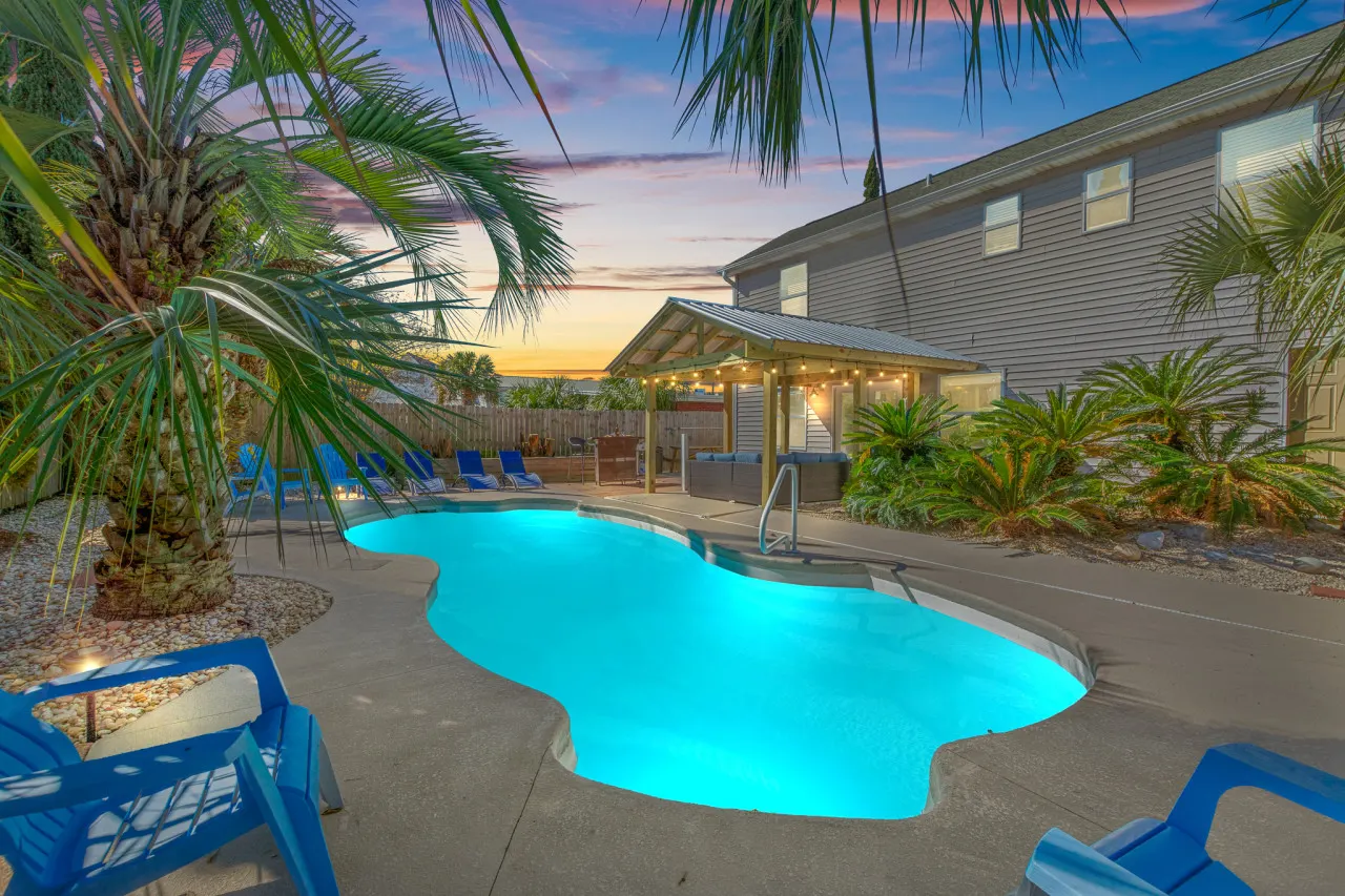 Pirates Cove ~ Luxury Pool Retreat with Hot Tub, Game Room & 6-Seat Cart
