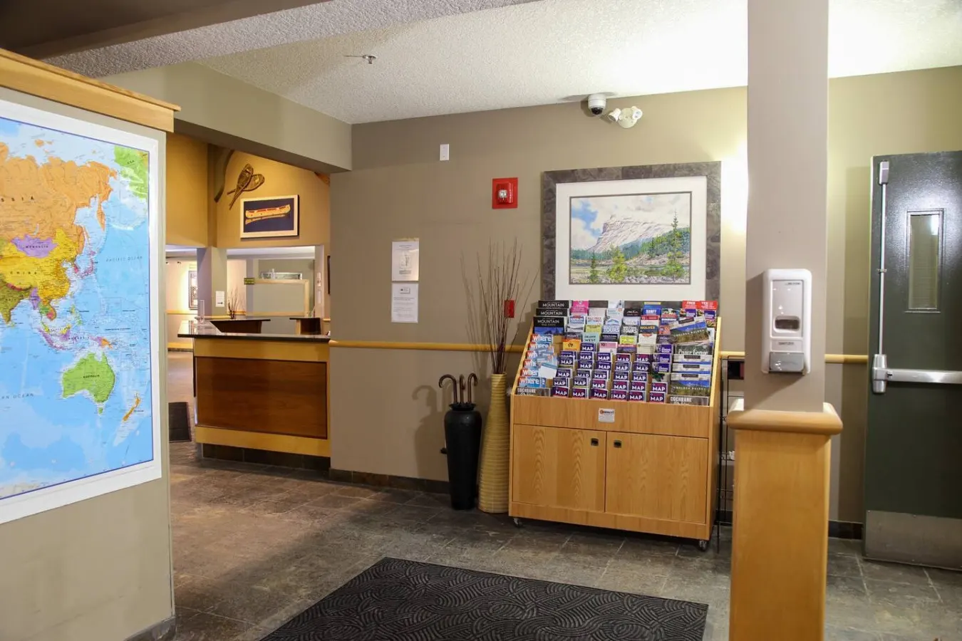 Windtower Lodge QenBed Heated UGParking Wlk2DT 11