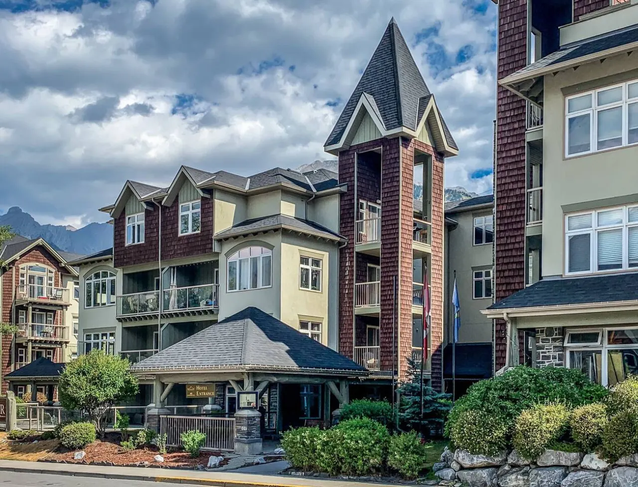 Windtower Lodge QenBed Heated UGParking Wlk2DT 8