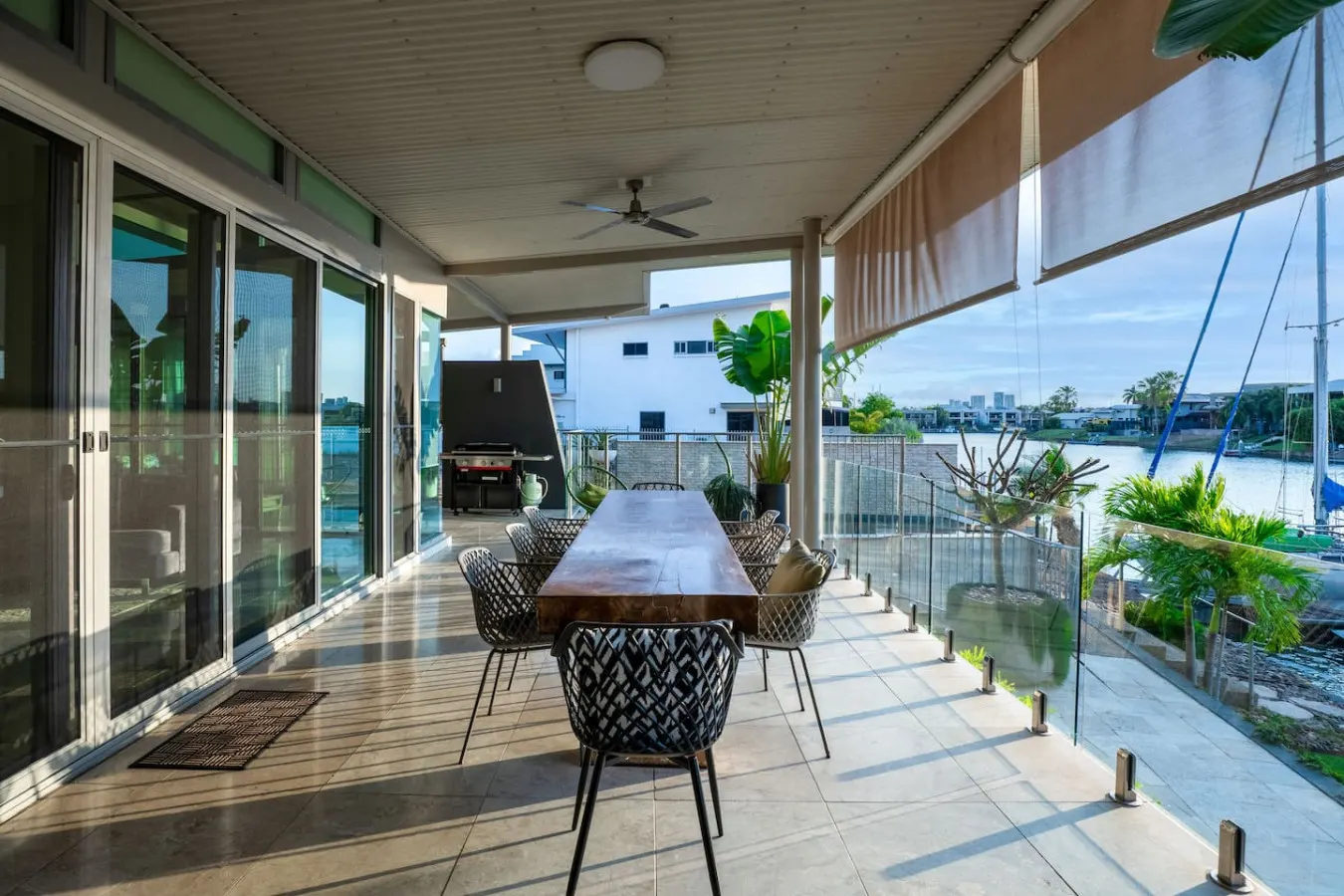 Water-Front Paradise: Pool - BBQ - Balcony Dining 8