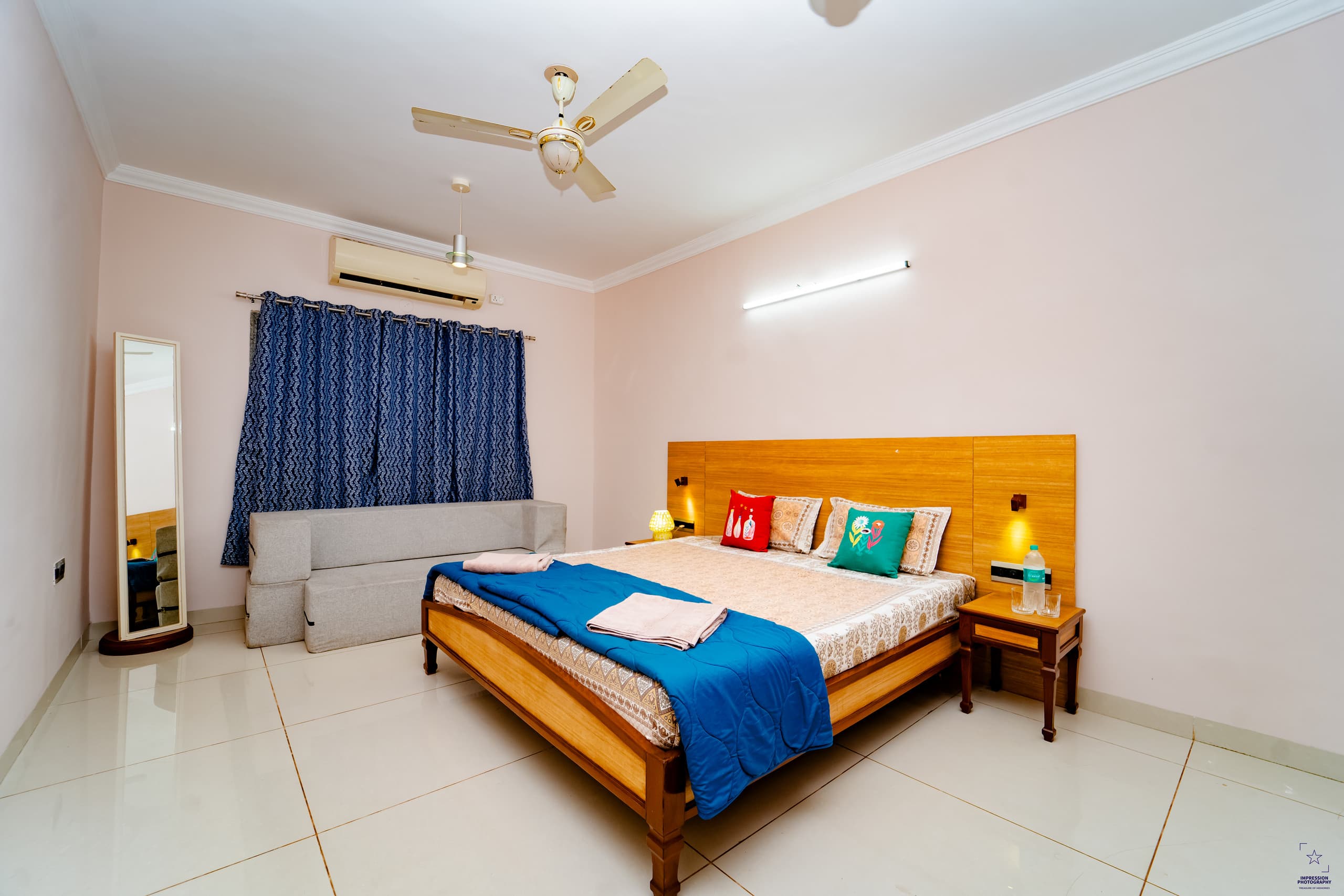 Pool view ground floor 2 BHK,6 guests,Near beaches 17