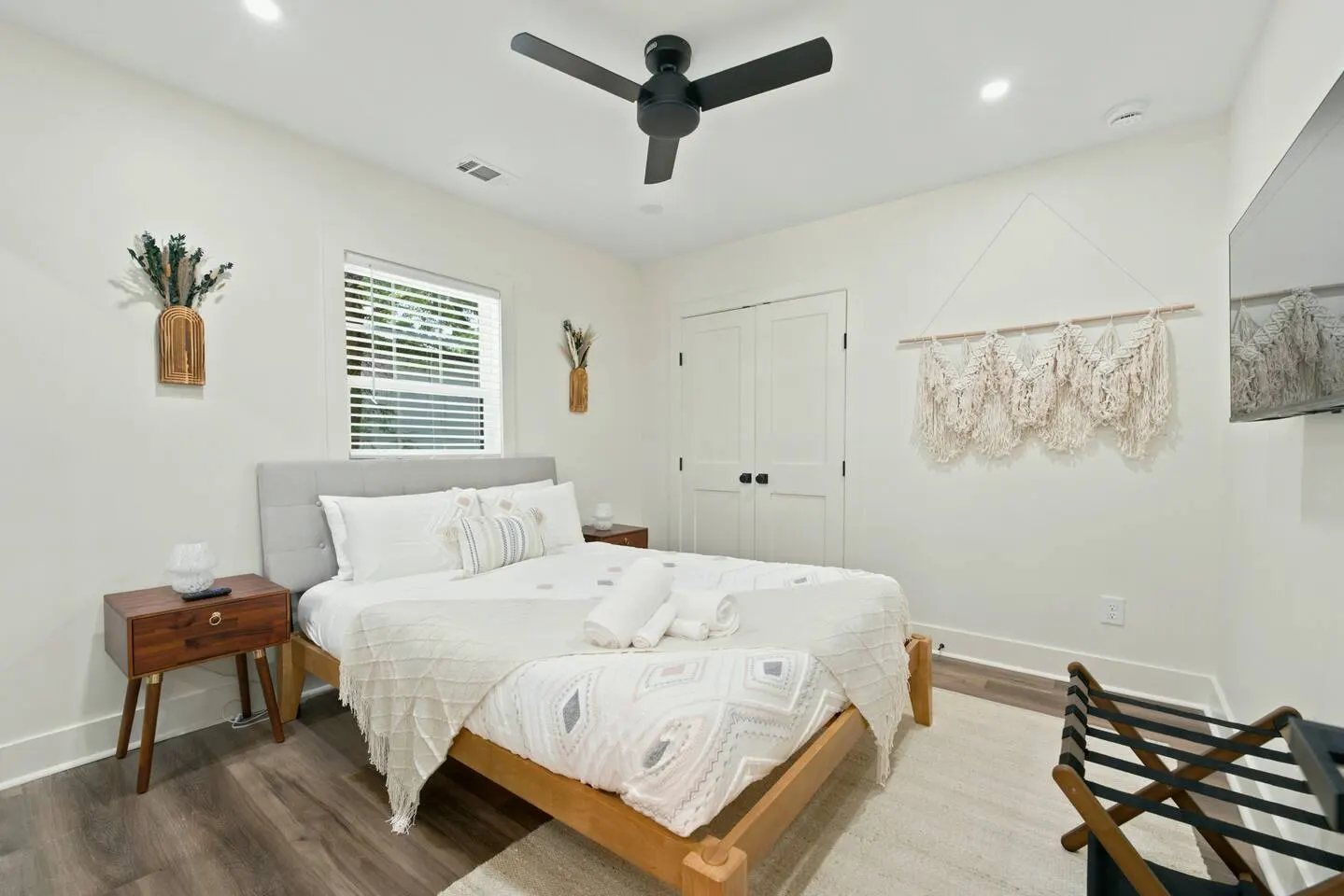 Cozy 3BR Home Near Mercedes Benz 11