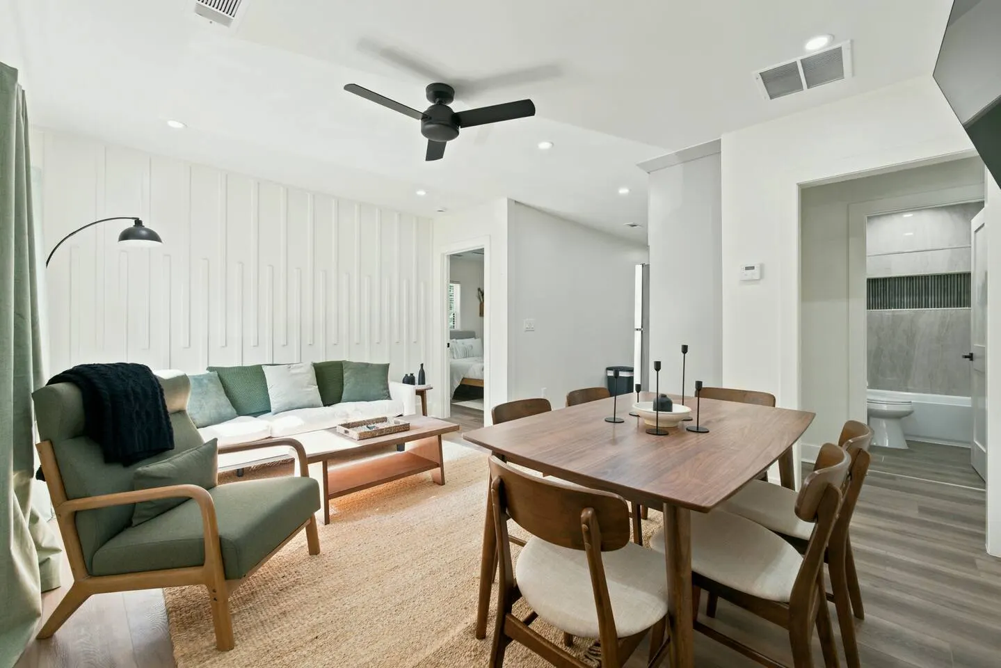 Cozy 3BR Home Near Mercedes Benz 5