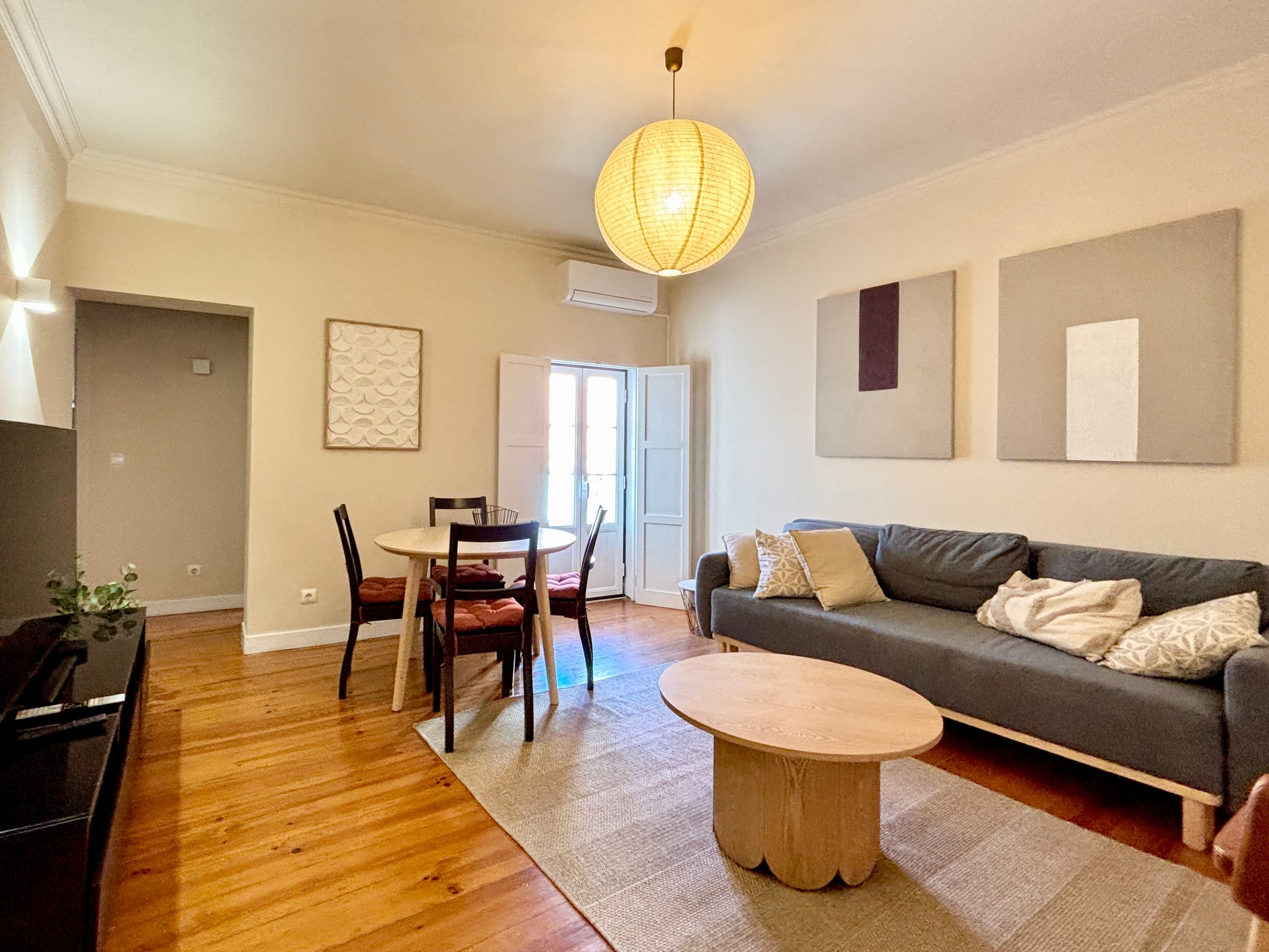 Alfama Apartment near the River Space and Charm 13