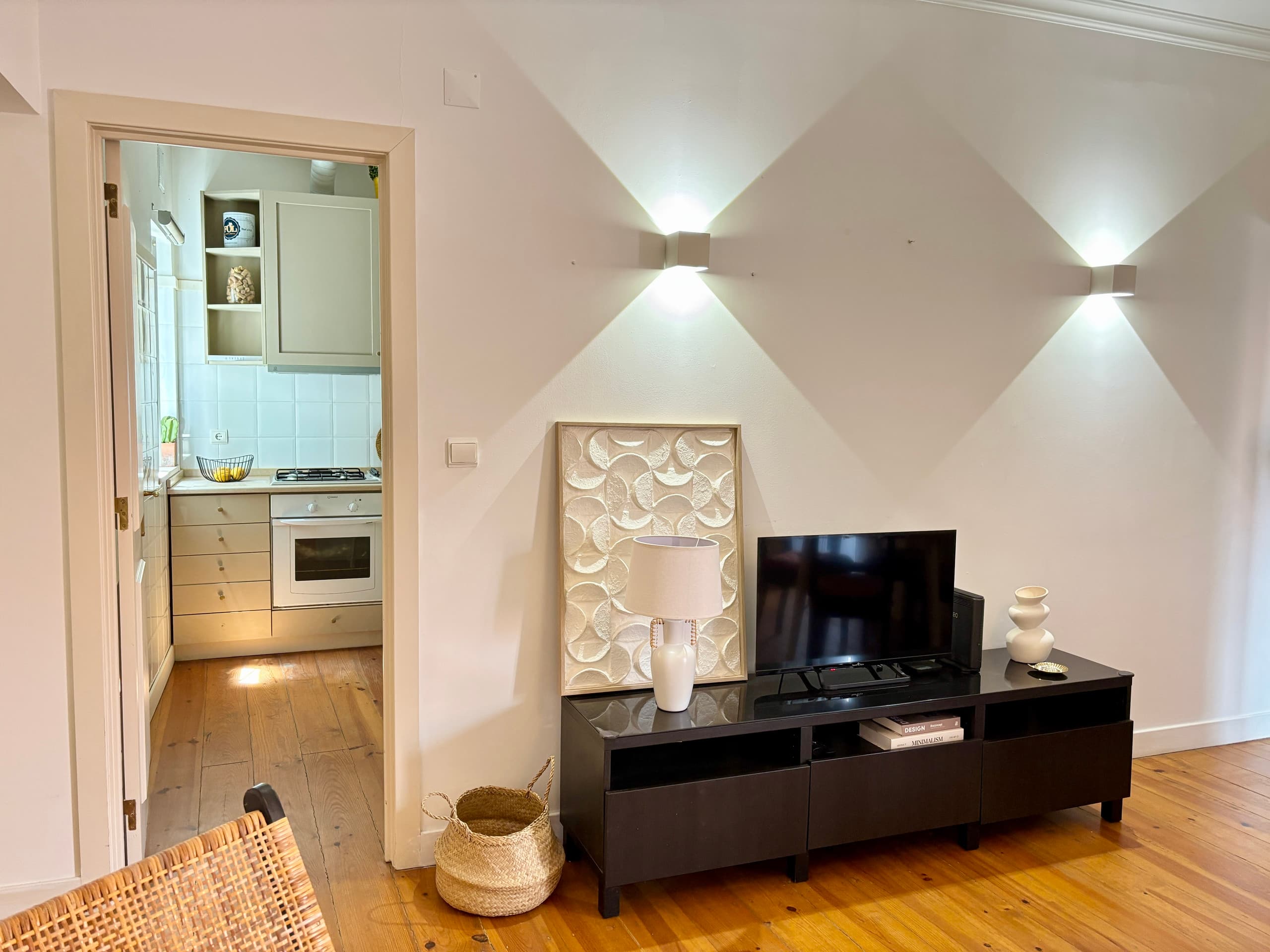 Alfama Apartment near the River Space and Charm 4