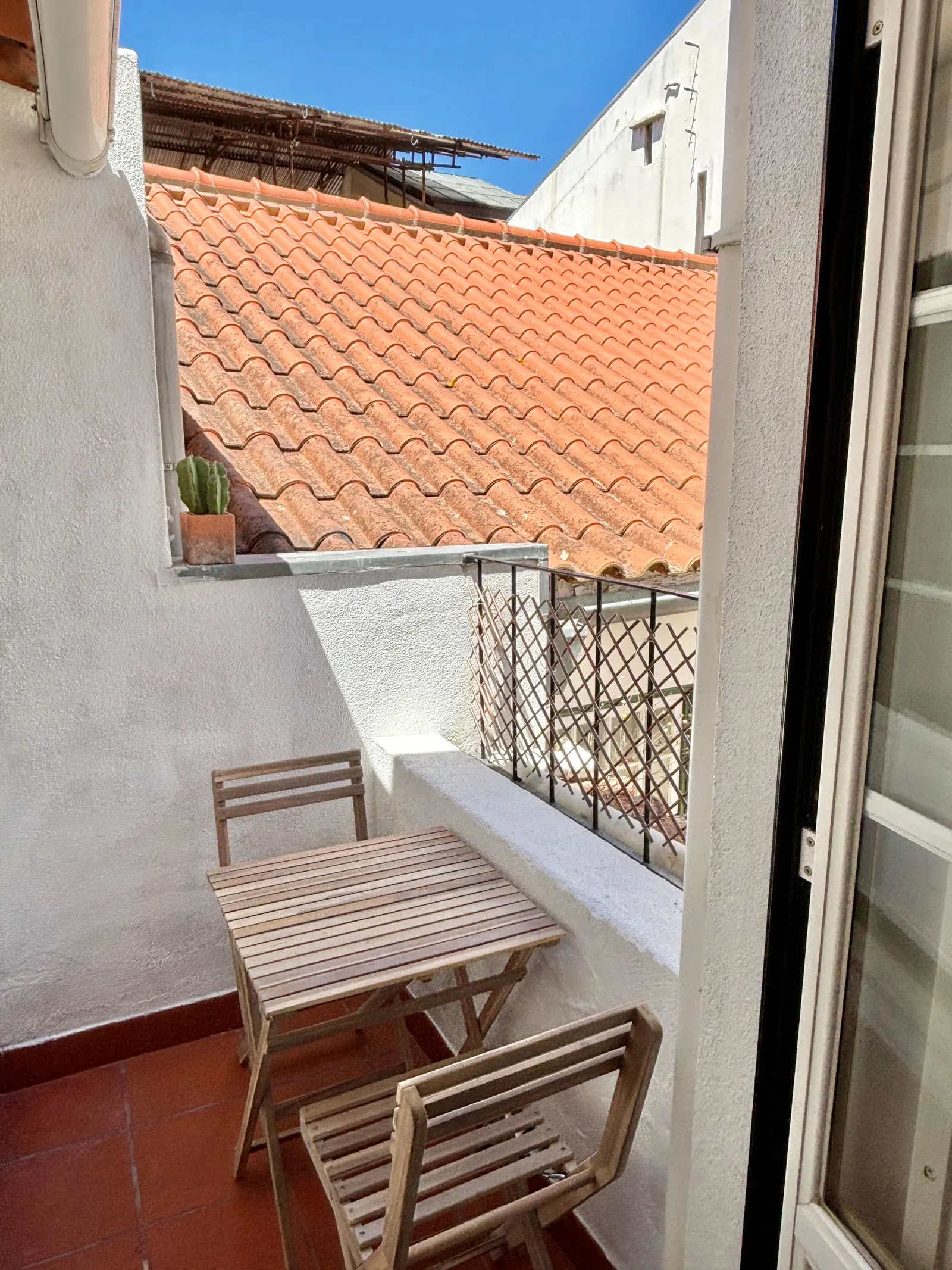 Alfama Apartment near the River Space and Charm 23