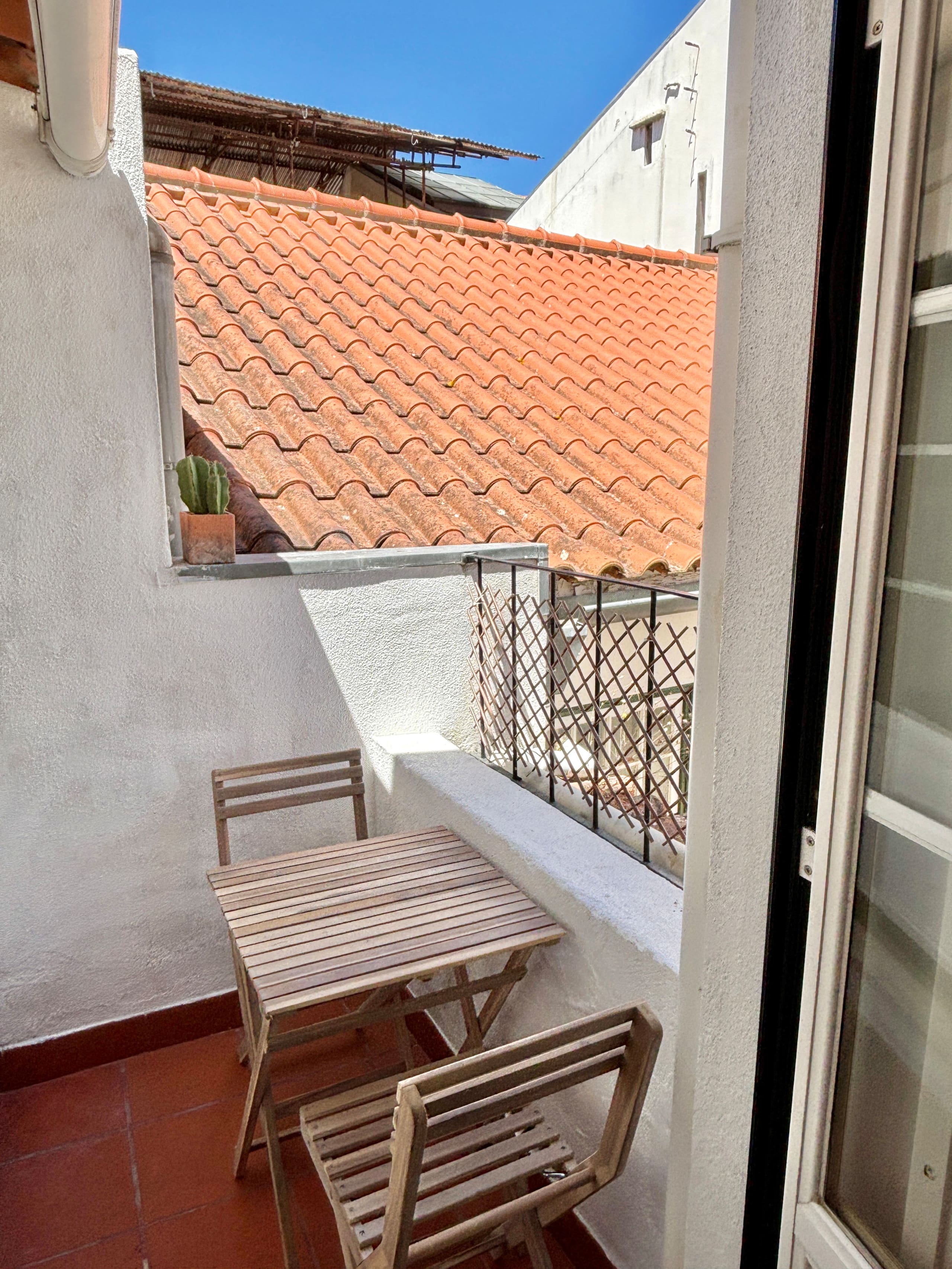 Alfama Apartment near the River Space and Charm 23