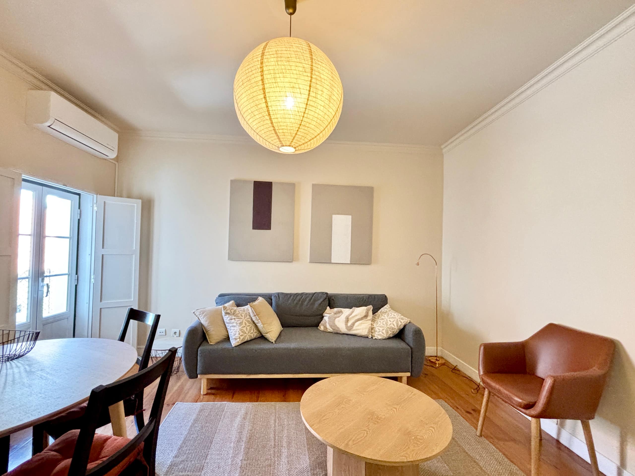 Alfama Apartment near the River Space and Charm 10