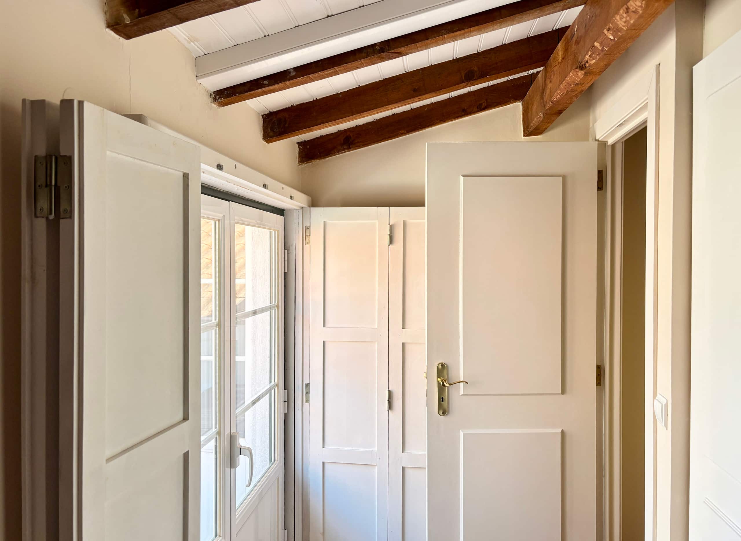 Alfama Apartment near the River Space and Charm 16