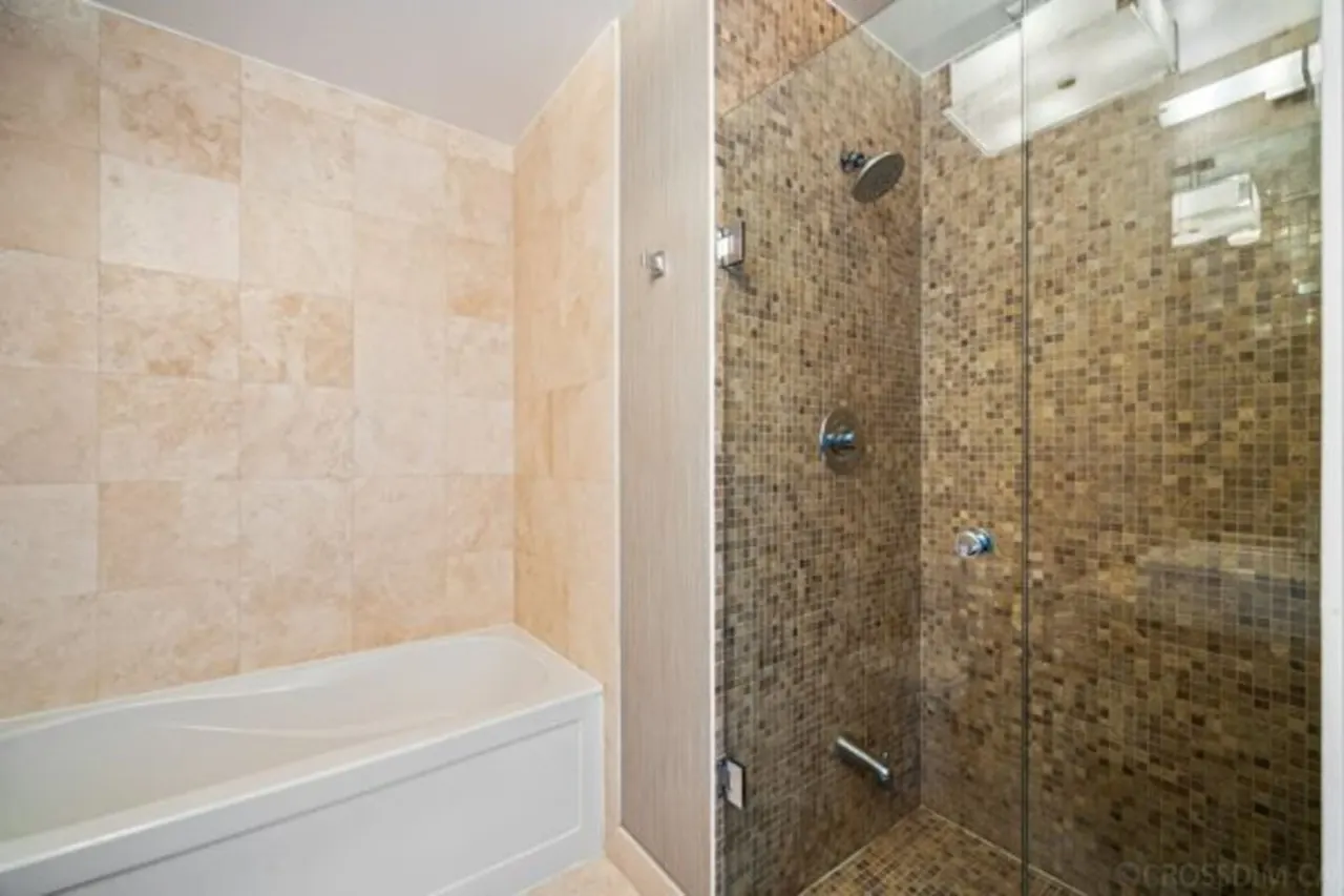 Stunning 2BR Penthouse Awe-Inspiring Views 7