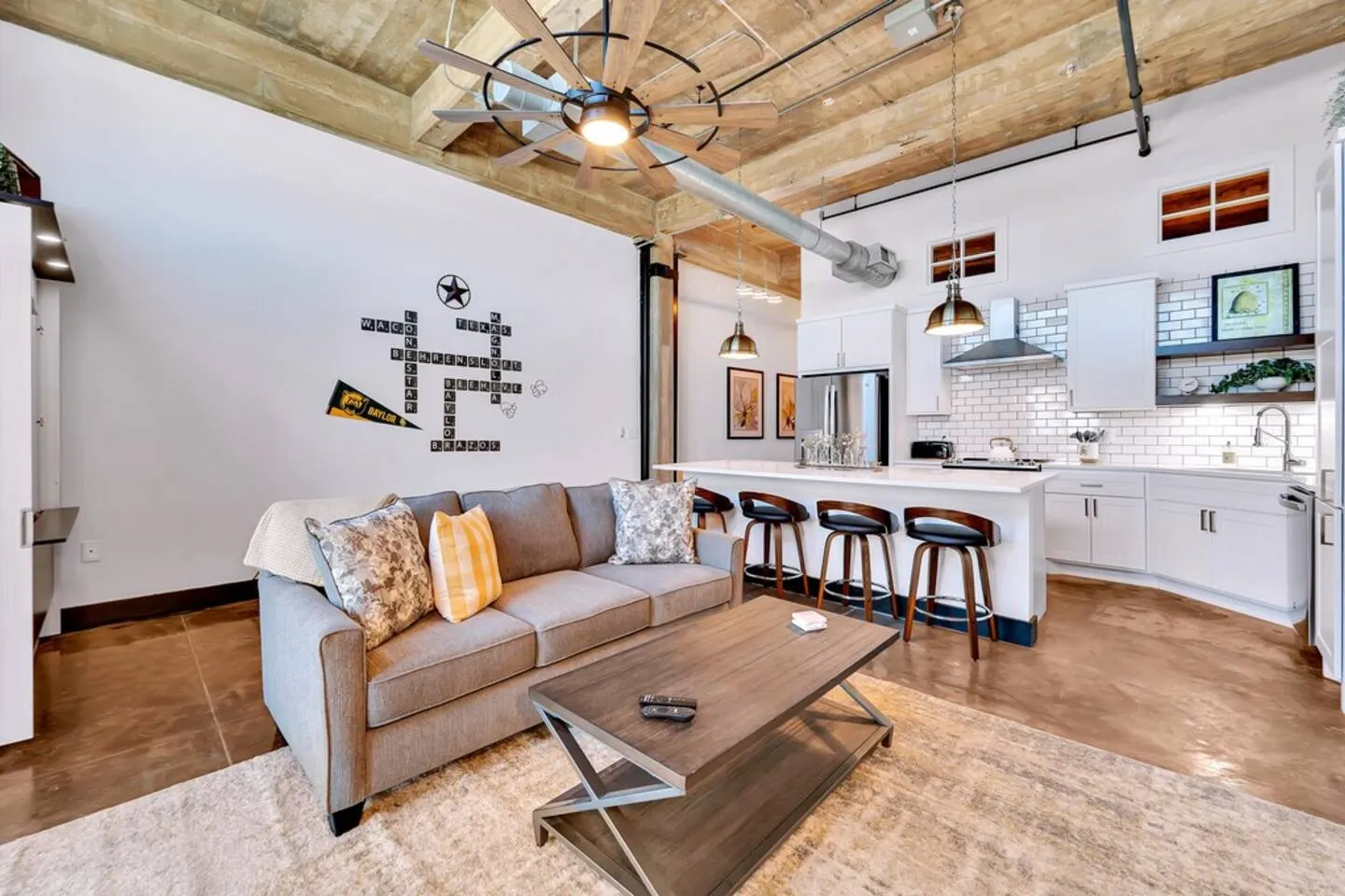 The Beehive - The Buzz of Downtown Waco 11