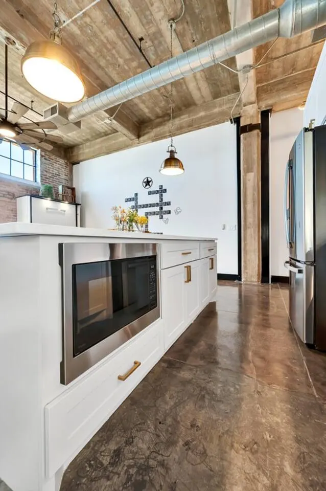 The Beehive - The Buzz of Downtown Waco 20