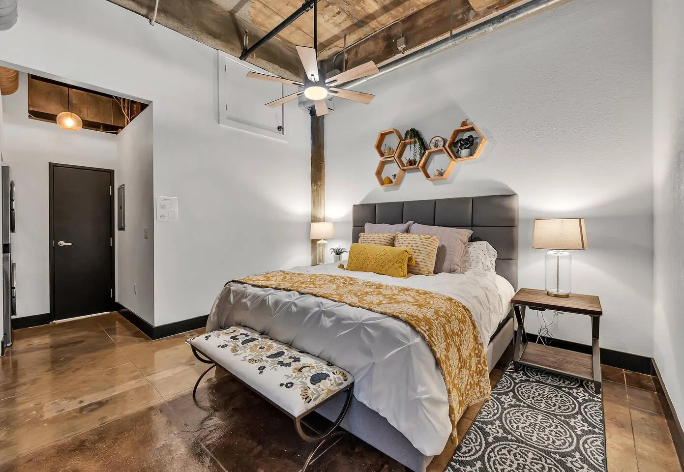 The Beehive - The Buzz of Downtown Waco 6