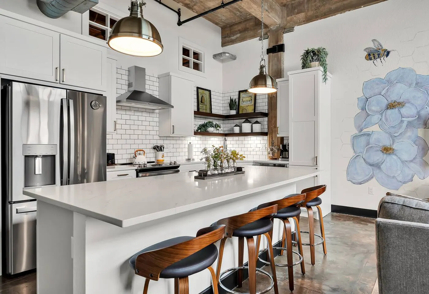 The Beehive - The Buzz of Downtown Waco 7