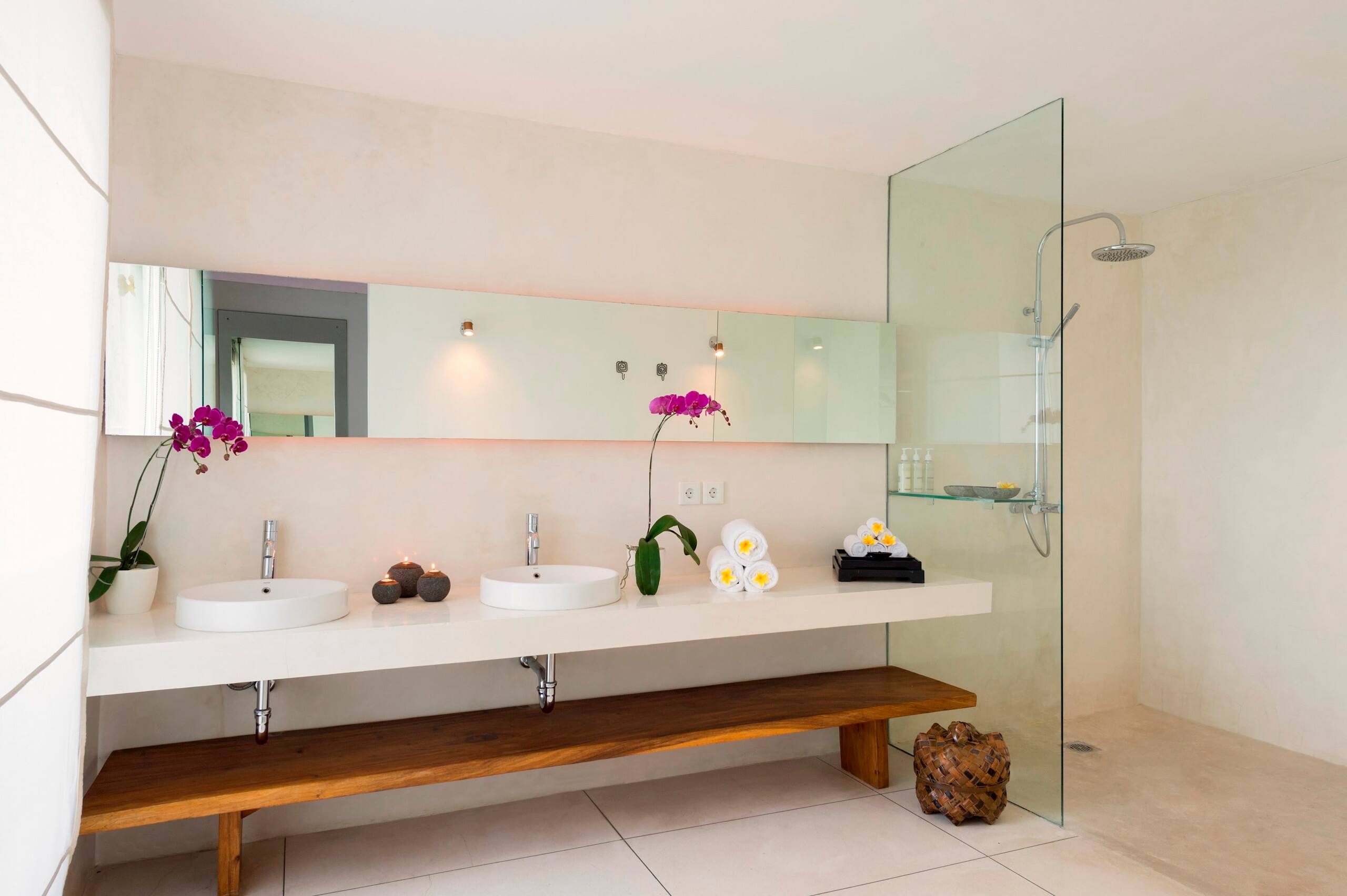 Balinese 3BR Villa in Canggu w/ 2 Pools & Yoga 22