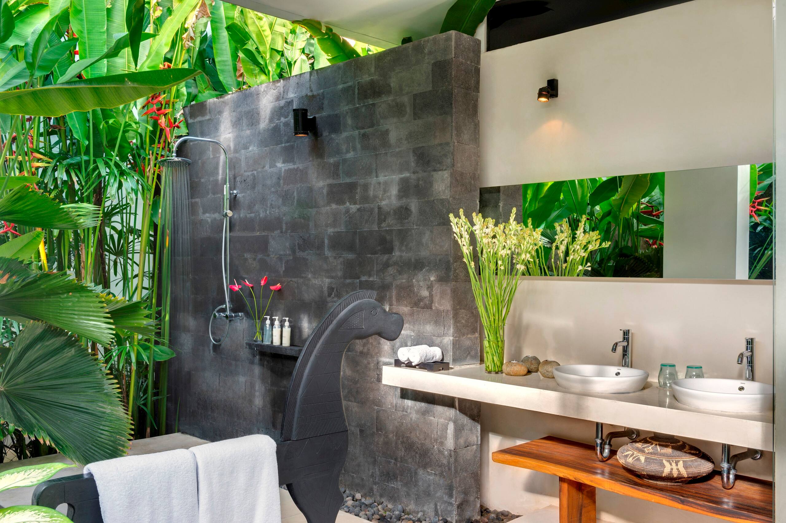 Balinese 3BR Villa in Canggu w/ 2 Pools & Yoga 16