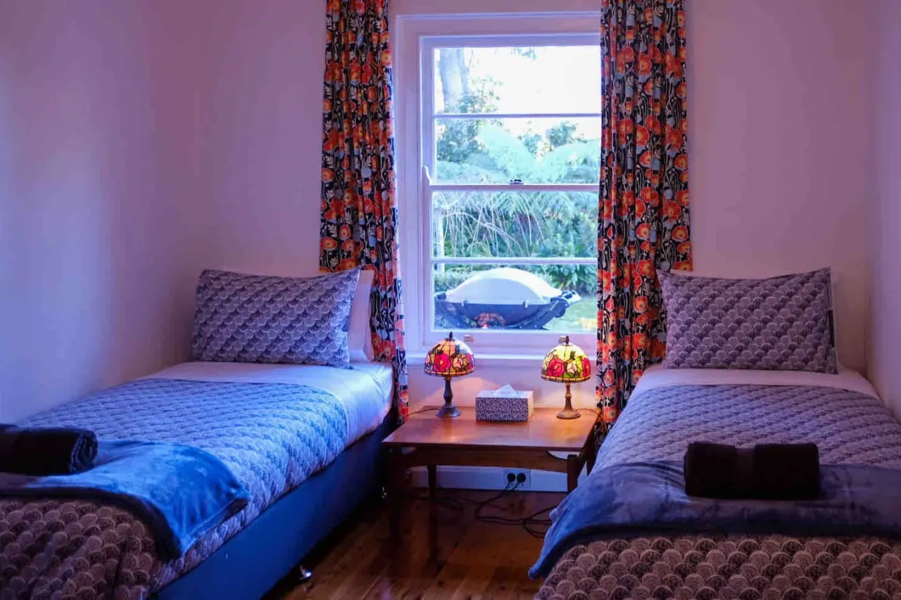 Sublime Art Deco Cottage: Leura, Blue Mountains 11