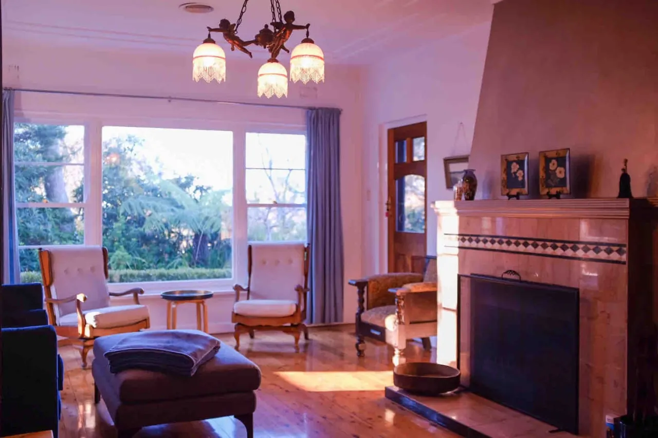 Sublime Art Deco Cottage: Leura, Blue Mountains 16