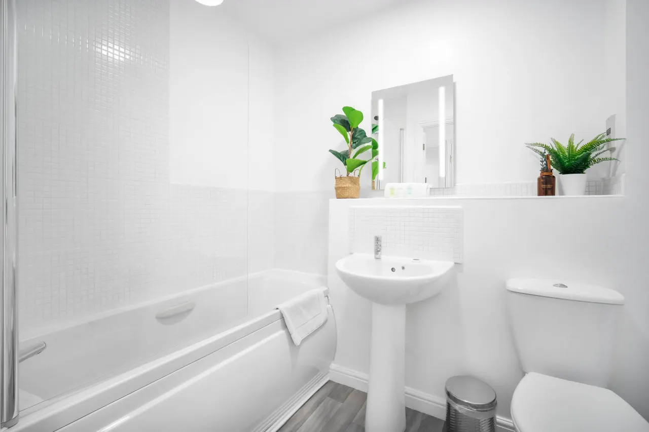 Stylish 2 Bedroom Apartment - Parking - Smart TV - WIFI 7